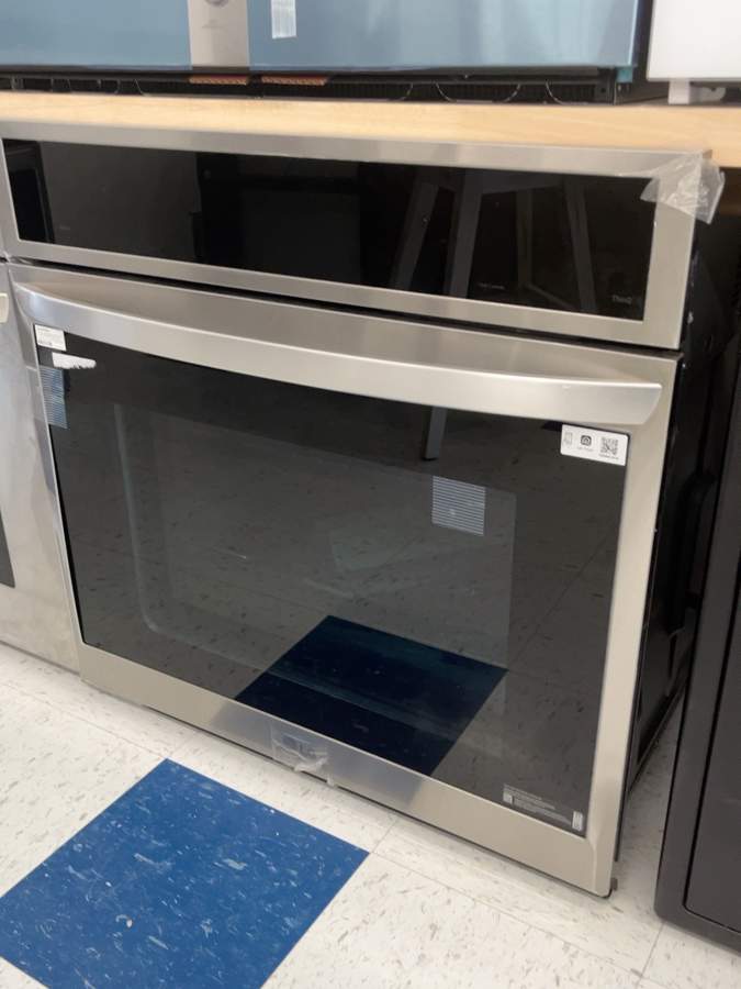 Actual LG WSEP4727F 30-Inch 4.7 cu. ft. Smart Wall Oven with InstaView, True Convection, Air Fry and Steam Sous Vide in the MD Appliances showroom