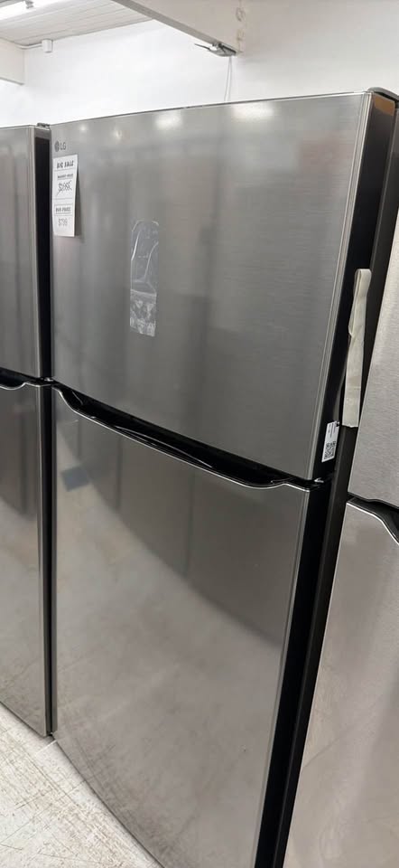 Actual LG 30 in. W 20 cu. ft. Top Freezer Refrigerator w/ Multi-Air Flow and Reversible Door in Stainless Steel,ENERGY STAR – Model LTCS20020S in the MD Appliances showroom