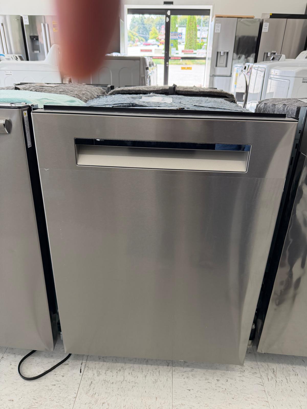 Actual Bosch 500 Series 24 in. Top Control Dishwasher in Anti-Fingerprint Stainless Steel – Model SHP65DC5N in the MD Appliances showroom